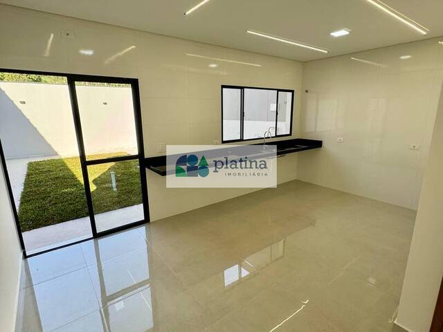 Sobrado para Venda em Guarulhos - 4